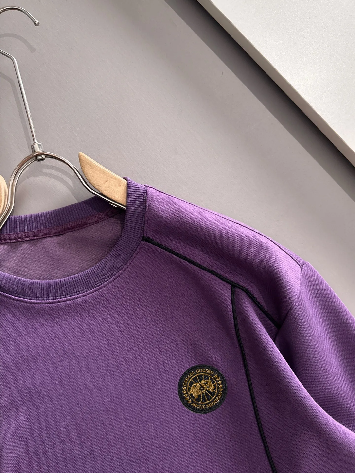 P360 Big Goose is the exclusive first release of 25ss new autumn and winter round neck long-sleeved sweatshirts for men and women. Many celebrities share the same style. Craftsmanship that cannot be copied by ordinary small workshops. We are not afraid of any challenges in terms of materials, detail restoration and craftsmanship, just to provide you with wonderful products. Compare the top original versions at will. No expense is spared just to do better. Unique imported fabric feel. Purely imported German machine production. Precision operation. Thousands of needles density. Full set of new accessories with three standards for simultaneous customization. The upper body is versatile and fashionable. A perfect choice for autumn and winter. A must-have item. Size chart: m-4XL (Please state your height and weight when placing an order.